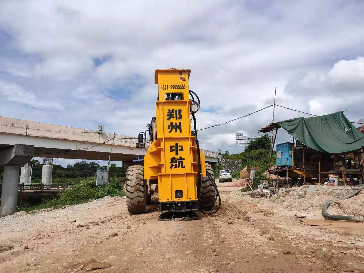 广西 国道G322采用中航冲击压路机,液压夯实机施
